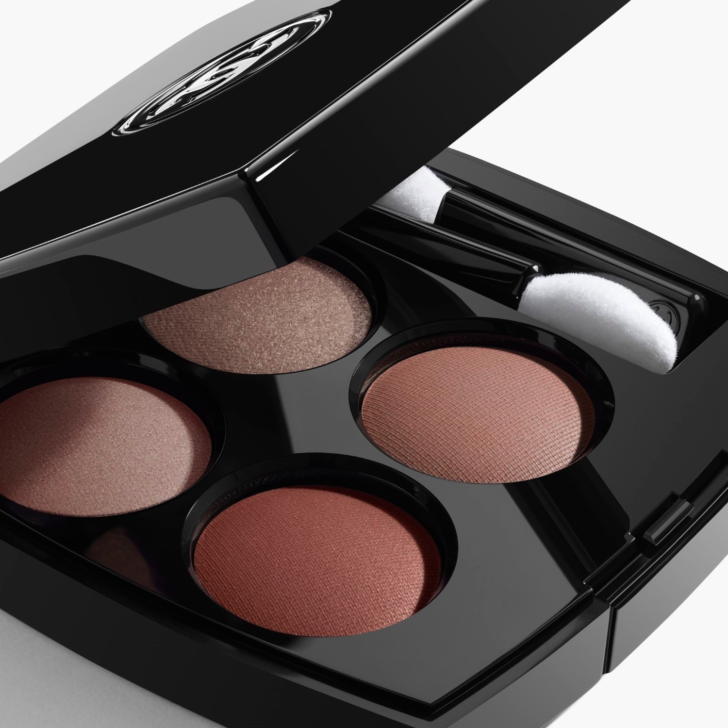SOMBRAS DE OJOS EFECTOS MÚLTIPLES